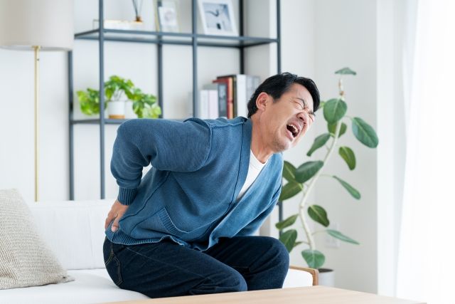 椎間板ヘルニアによる動きの制限とその原因